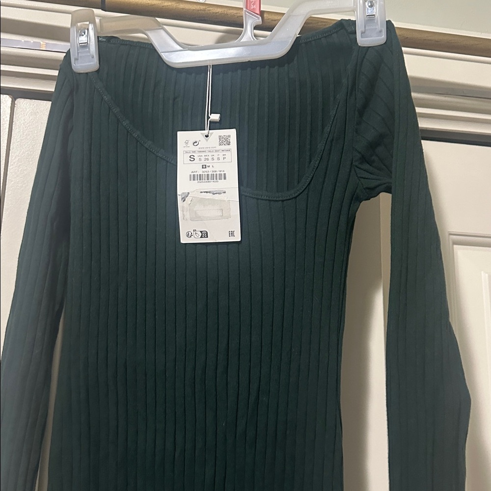 Zara green long sleeve dress ! - Picture 2 of 3